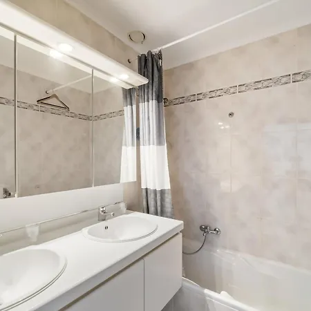 Apartment In Blankenberge Near Seafront, Cleaning Included *