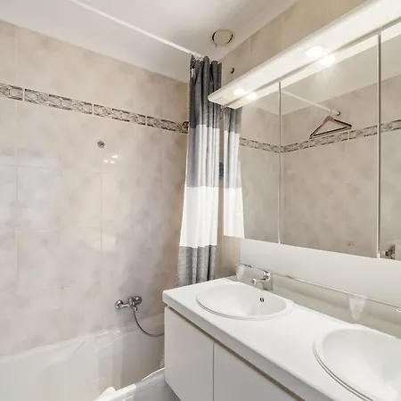 Apartment In Blankenberge Near Seafront, Cleaning Included Lejlighed *